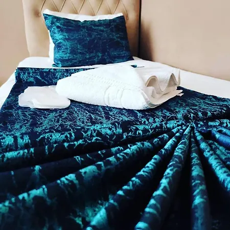 מלון Hotel Estambul 3*